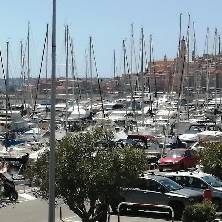 Joli studio bord de mer, clim, balcon, parking privé Menton Exterior foto